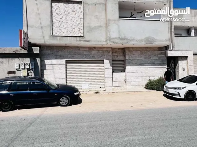 محل للاجار في تلاجات عرض و مكيفات ومطبخ وحمام ومكان وكاصه رخام