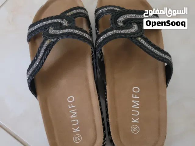 للبيع شحاطة لون أسود جديدة، مقاس 38