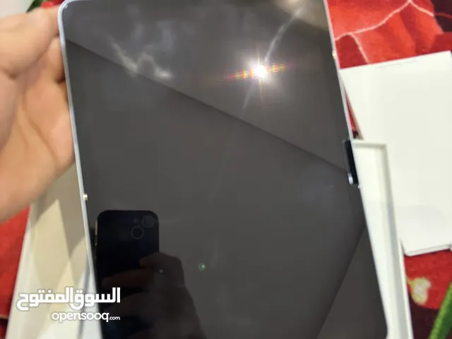 Apple iPad Air 128 GB in Al Riyadh