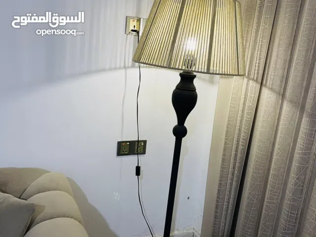 تيبلام مصباح أرضي (أباجور) كلاسيك بتصميم عصري وأنيق