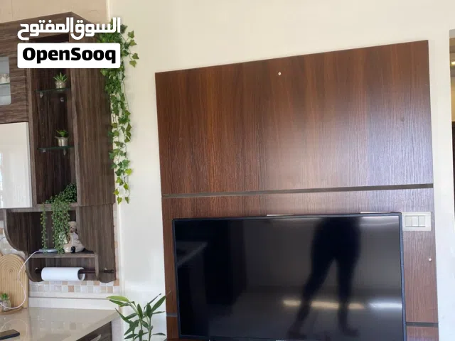 واجهة خشب ثقيلة