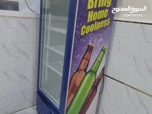 ثلاجة عصاير وماء وقفة