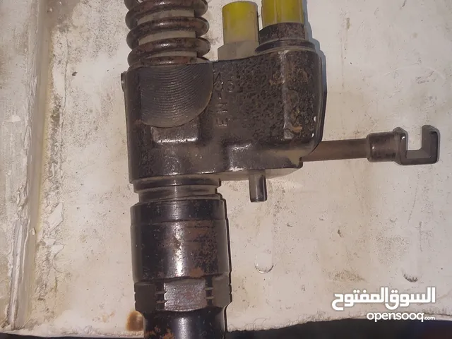بخاخات ديزل مكينه جي ام الامريكي الاصلي 12 سلندر البخاخات بحاله جيده جدآ