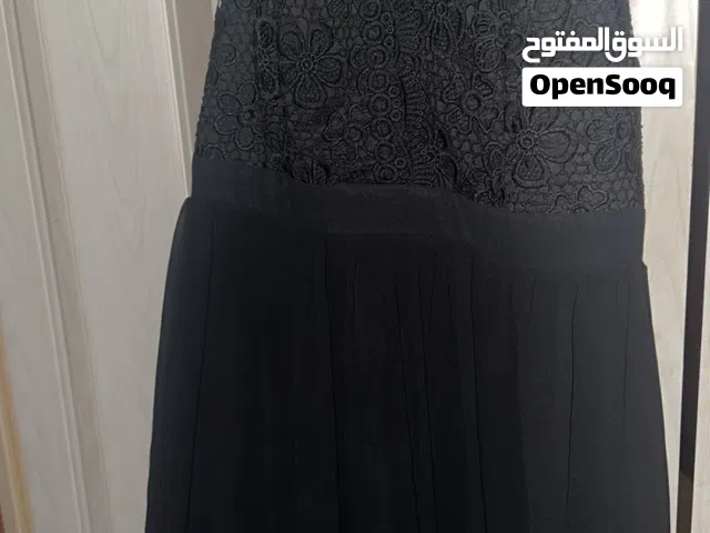 فستان اسود