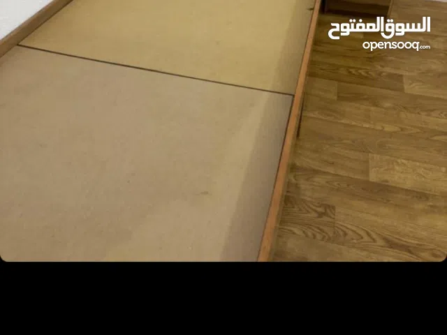 سرير وكوميدينه للبيع