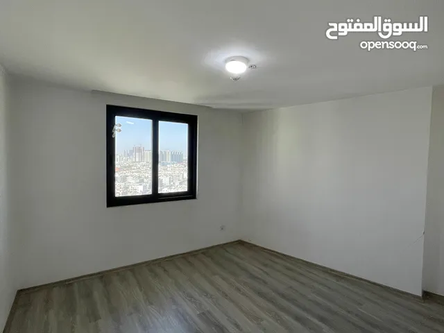 شقة للايجار 3 غرف وصالة في لايف تاورس