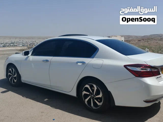 2017 هوندا اكورد EX