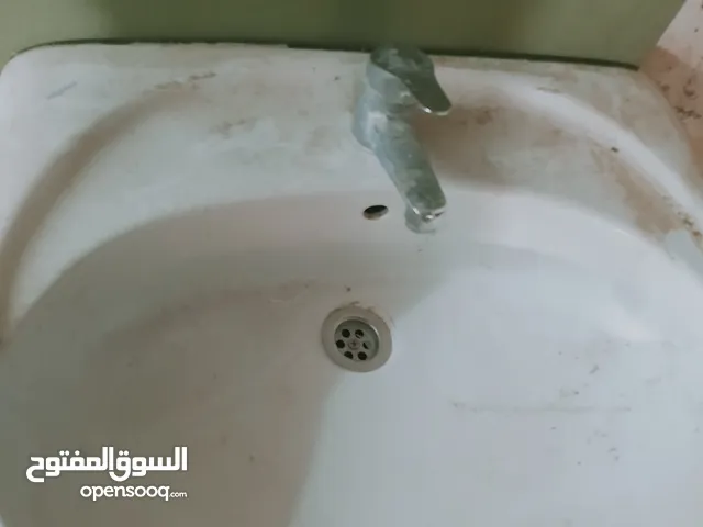 مغسلة مع الحنفية للبيع