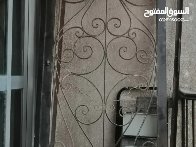 باب حديد تقيل استعمال سنة