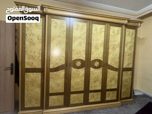 خزانة ملابس