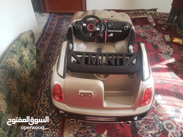 سياره اطفال عررطه مستخدم نضيف تم تنزيل السعر إلى  50الف ريال يمني
