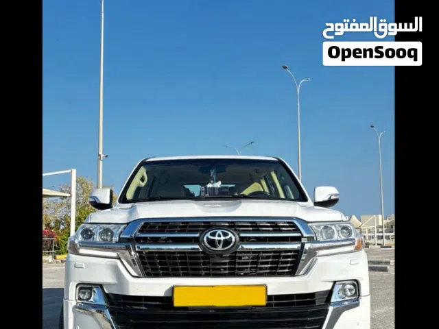 تويوتا لاند كروزر GXR موديل 2016 خليجي وارد بهوان رقم واحد قمة في النظافه