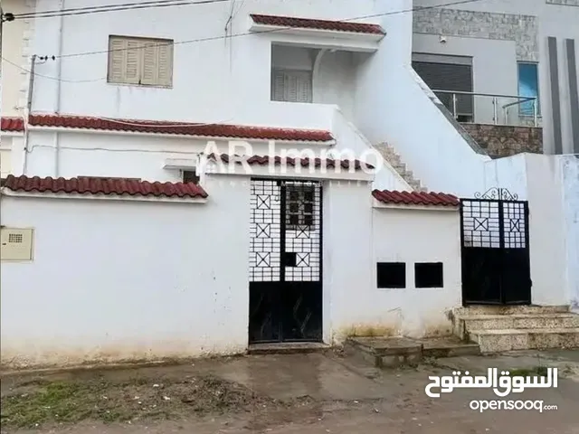 منزل من 2 طوابق للبيع في بنزرت وسط المدينة
