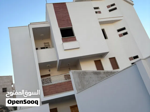 فيلا 3 طوابق +ملحق للايجار الموقع النوفليين السعر 15000 الف