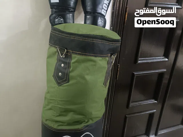 كيس ملاكمة جديد بحالة ممتازة