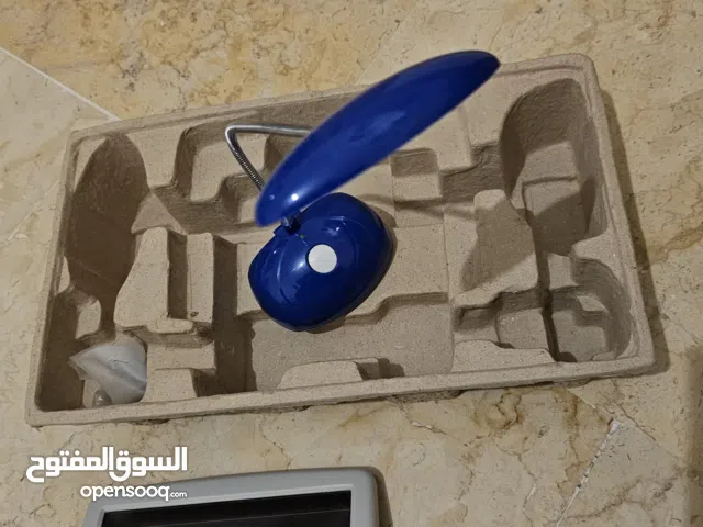 مصباح القراءة LED يعمل بالطاقة الشمسية