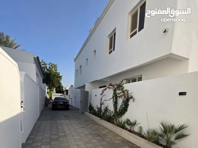 160 m2 4 Bedrooms Townhouse for Rent in Muscat Al-Hail