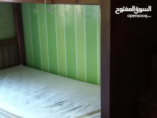 سرير بطابقين بحالة جيدة
