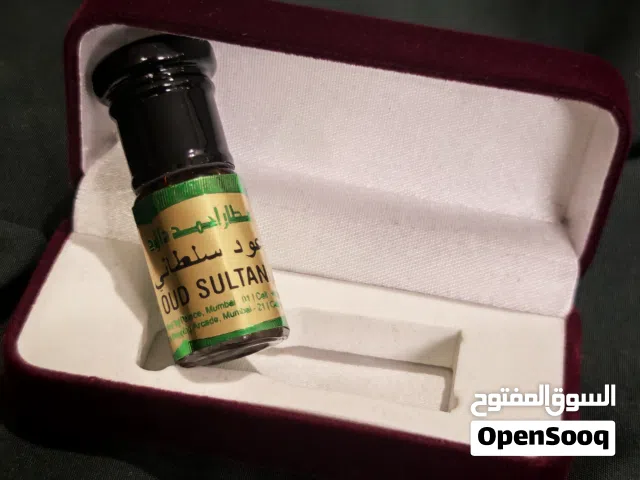 عود من أشهر محلات العطارين في الهند