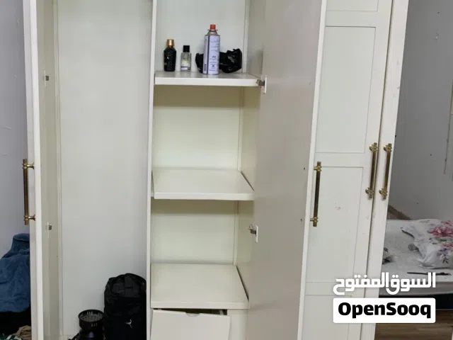 دوالب ملابس فقط
