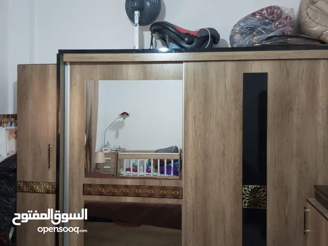 غرفة نوم بحالة ممتازة