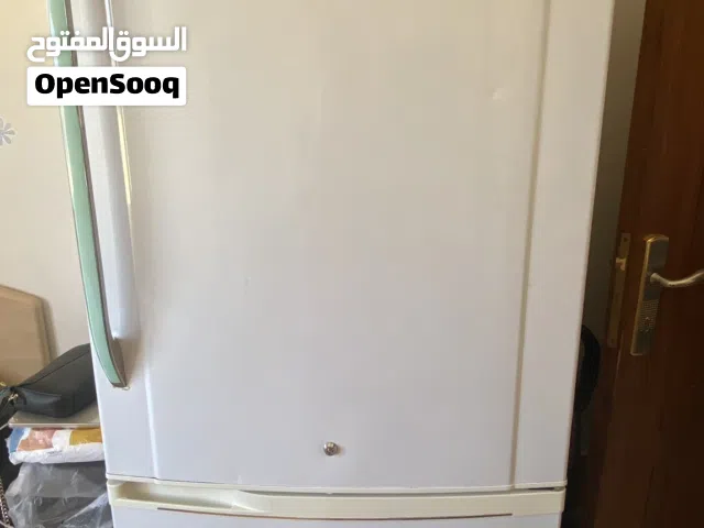 ثلاجة/براد مع فريزر ماركة Panasonic