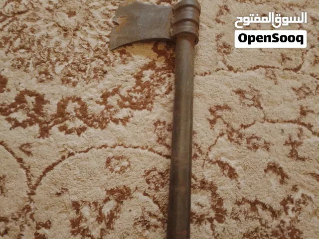 قطعت الشجرة مخدومه ب حديد كويس ل قطع الاشجرة وخشاب حاجه ربي يبارك قطع الاشجار و الاخشاب