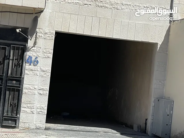 مستودع مخزن للاستخدام للتخزين ك مستودع قرب شارع المطار مقابل جامعة الزيتونة