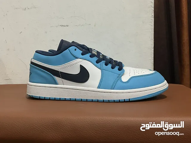 جوني اير جوردن 1 للبيع استعمال خفيف للبيع اير جوردن 1   air Jordan 1 low unc