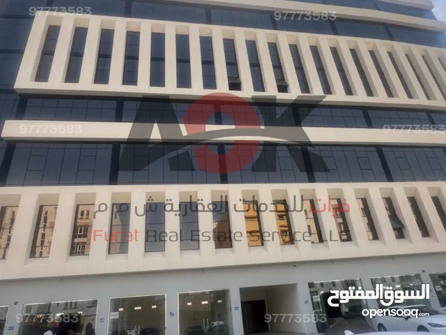مساحة مفتوحه في بوشر بموقع مميز وفرصة رائعة مساحة الطابق 84 متر اعلان رقم 215