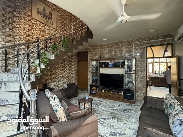 168 m2 5 Bedrooms Townhouse for Sale in Baghdad Wazireya