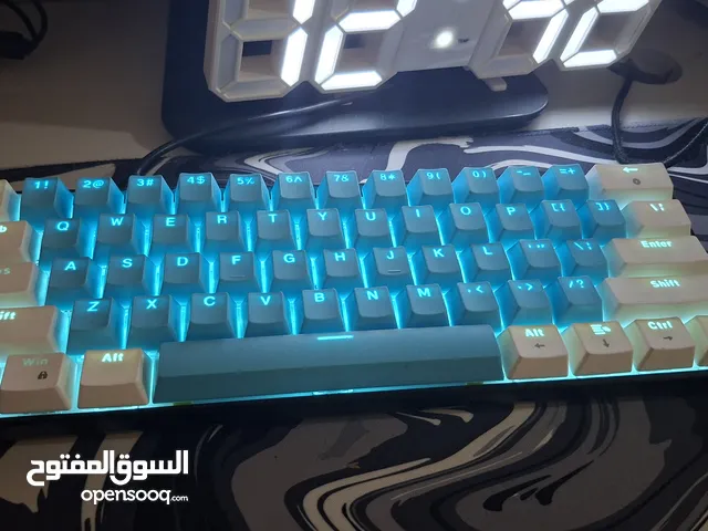 v900 mechanical keyboard blue switch مستعمل لمده ثلاث اسابيع فقط