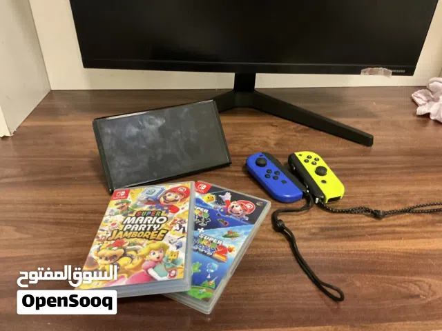جهاز Nintendo Switched نظيف ويأتي مع لعبتين ماريو