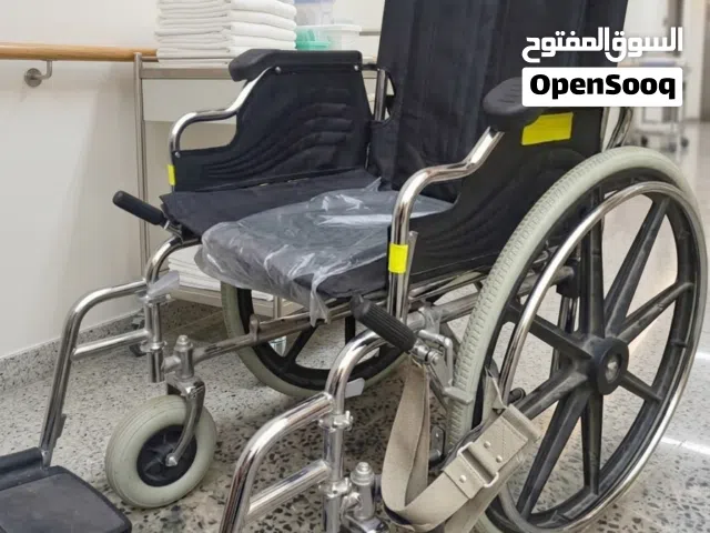 "كرسي متحرك طبي (شبه جديد) بقرطاسه للبيع المستعجل - صنعاء"