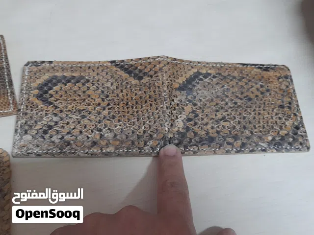 محافظ جلد طبيعيه