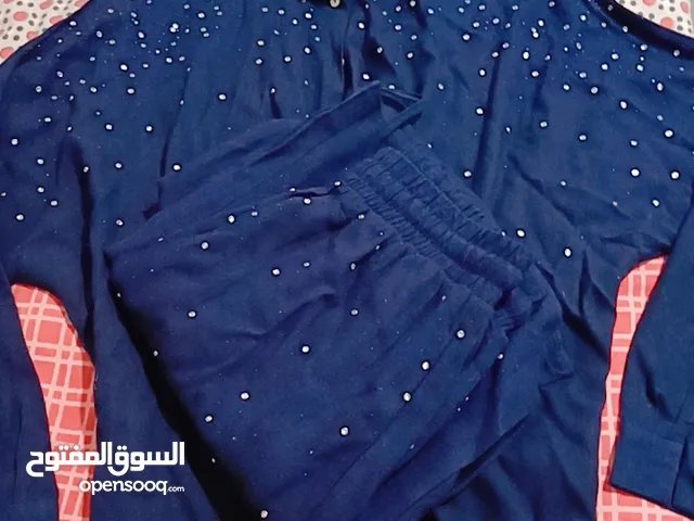 طقم نسائي جديد لونه ازرق رائع