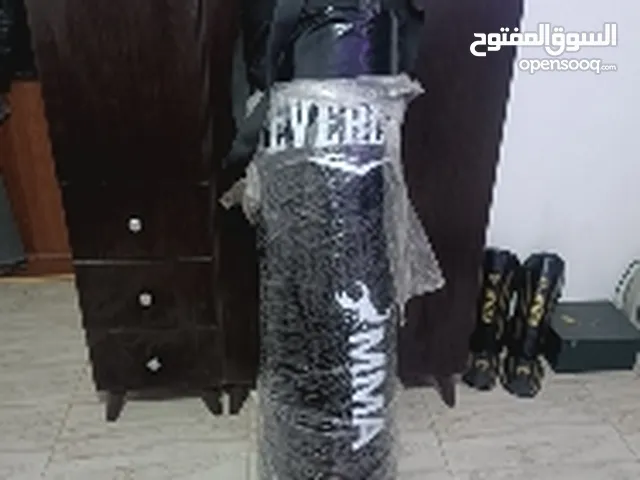 كيس ملاكمة EVERLAST جديد للبيع