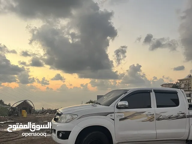 Toyota Hilux V4 4X4 Automatic