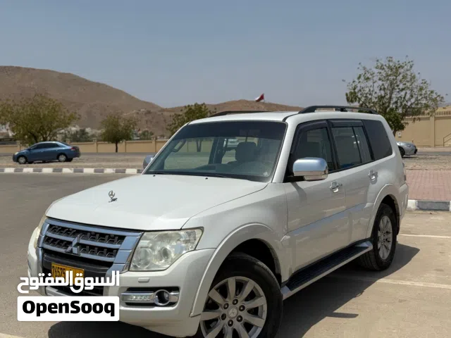2016 ميتسوبيشي باجيرو GLS