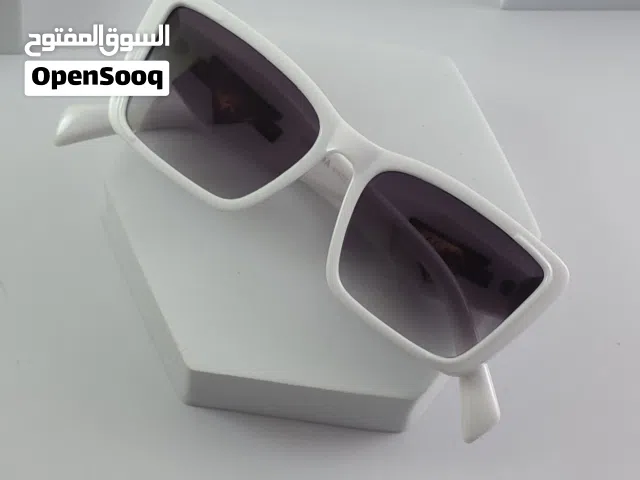 نظارة برادا للنساء – قطعة فنية تعكس الأناقة الإيطالية والذوق الرفيع، صُممت للمرأة التي تبحث