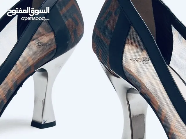 Fendi heels shoes Colibri pumps for Women New but Unbox already.