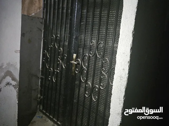 شقة صغيرة للبيع بين حي الأتراك وحي نايفة