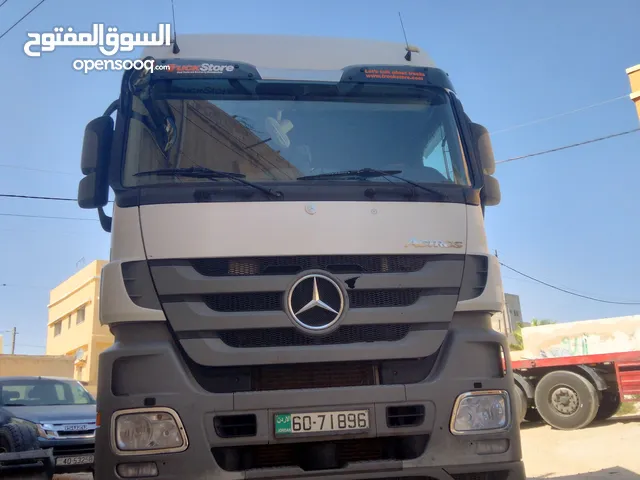 Tractor Unit Mercedes Benz 2014 in Amman