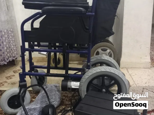 كرسي متحرك كهربائي بحالة ممتازة مع جويستيك تحكم 360 درجة