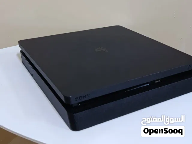 للبيع سوني 4 سلم معه يد تحكم جهاز نضيف