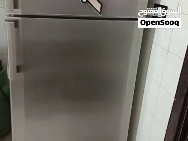 ثلاجة بيكو مع غاز يونيفيرسل للبيع مع بعضهم فقط في 290 دينار