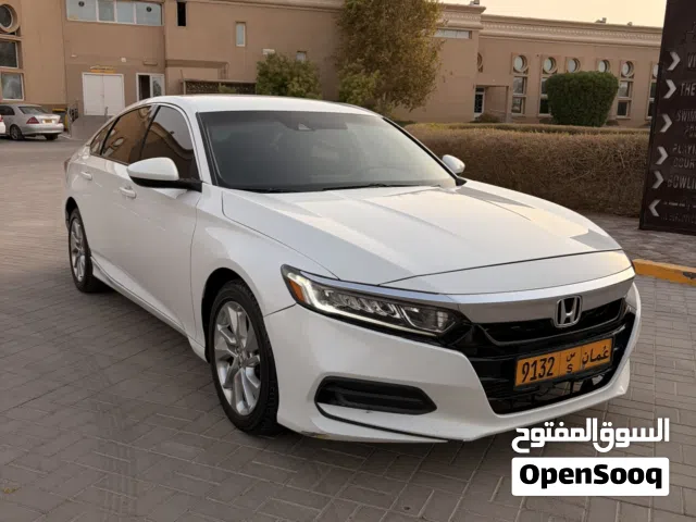للبيع هوندا اكورد 2020 نظيفة جدا اول مستخدم بالدولة من 2021