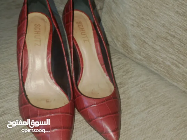 للذوق الرفيع – هيلز جلد طبيعي من SCHUTZ أناقة برازيلية فاخرة