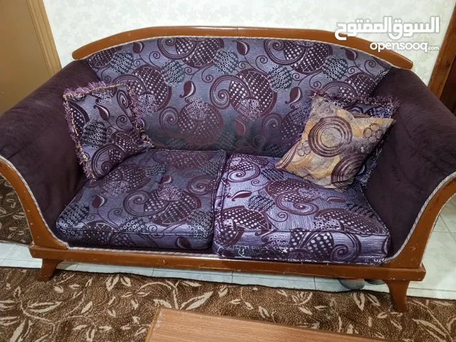 كنب للبيع.......