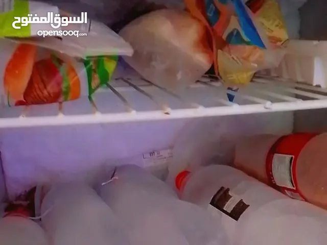 غاز خمس عيون. وثلاجه 18 قدم شغالين علي الفحص